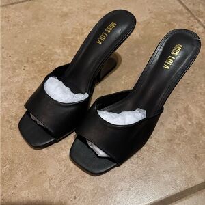 NWOT Miss Lola Black Women's Mules